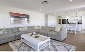 Luxury On Lesmurdie - Close To Zoo & Golf Club